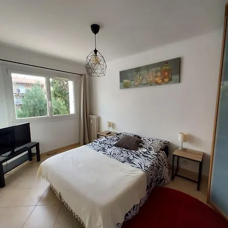 Apartment Bright And Spacious